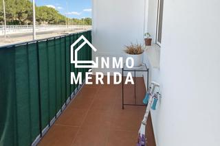 Pis en Sur. Amplio piso en la zona sur, garaje y trastero.