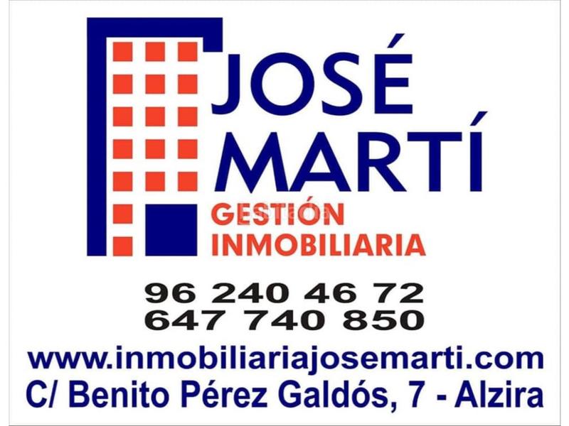 Foto 8af7813f-eb4f-47a4-85bd-57e80e7ef298. Piso excelente y único piso recién reformado íntegramente en la avenida santos patronos en una magnífica finca y con una supe en Alzira