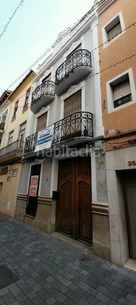 Foto 3e9aa7c1-5fae-4130-91f1-19f5fb9ebd9d. Casa aparellada a Centre Alzira