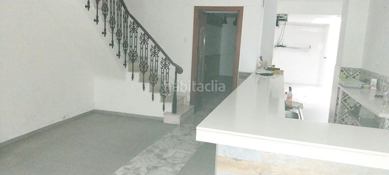 Foto 7159d253-1a37-46d6-917a-6eabf12fee89. Casa aparellada a Centre Alzira