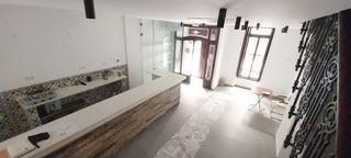 Doppelhaus in Centre. Casa bar