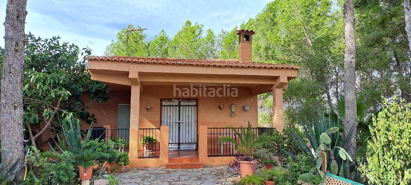 Foto cc26b6df-2569-4e3f-b37a-db22427a63aa. Casa chalet en Alberic