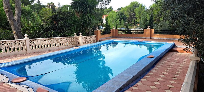Foto ccbee582-32d9-4e6d-a750-ec0bee1e7934. Casa chalet en Alberic