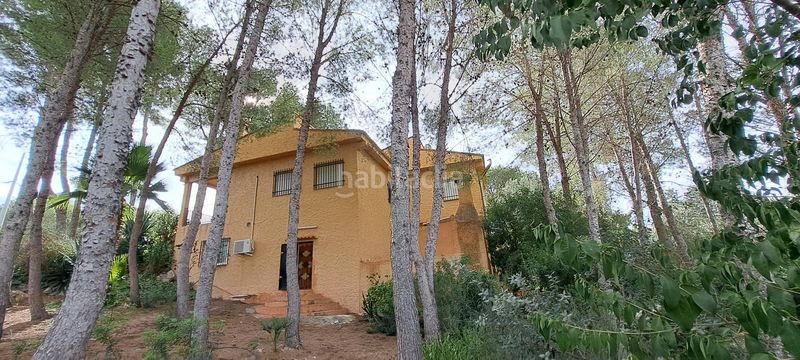 Foto fb1cb064-c513-4072-afcb-de3ab2ce78ce. Casa chalet en Alberic