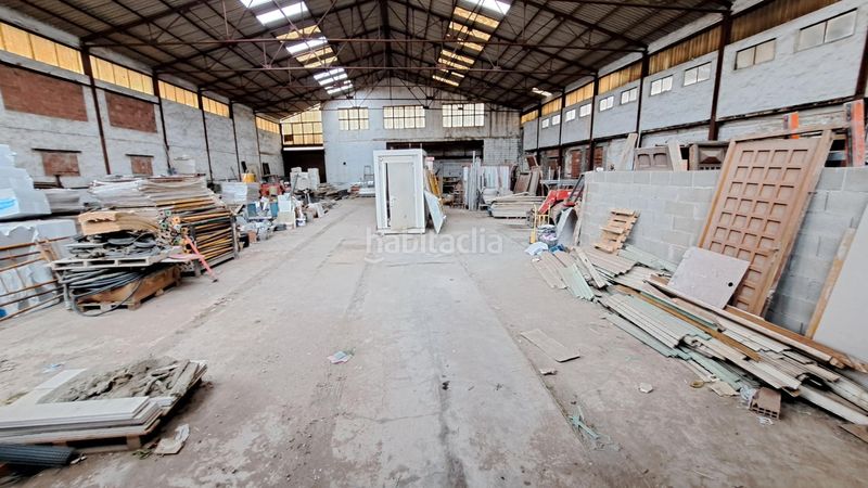 Foto b741ab4d-a9f9-4b8a-b567-59b4703d3079. Nau industrial a Guadassuar