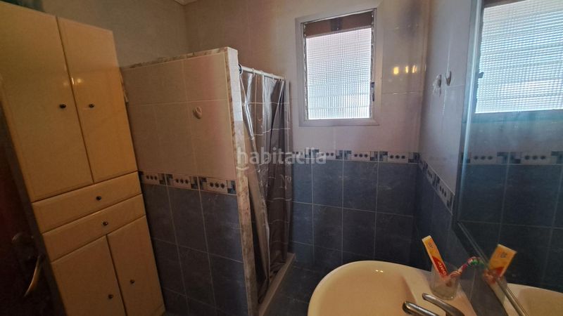 Foto f0c96029-dc39-4655-ae6b-329e73d62b9e. Casa amb piscina a Centre Alzira