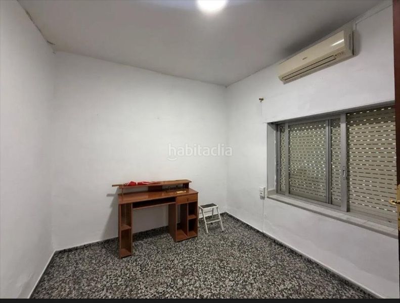 Foto d1f43679-2483-4704-a719-135df51a0454. Casa adossada a Guadassuar