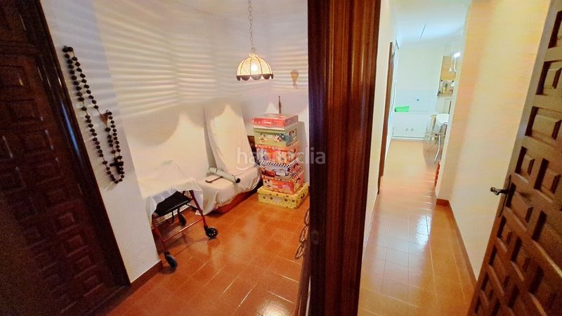 Foto cf633e69-ab16-4e78-ad61-f23ed5de6f9e. Casa adossada a Guadassuar