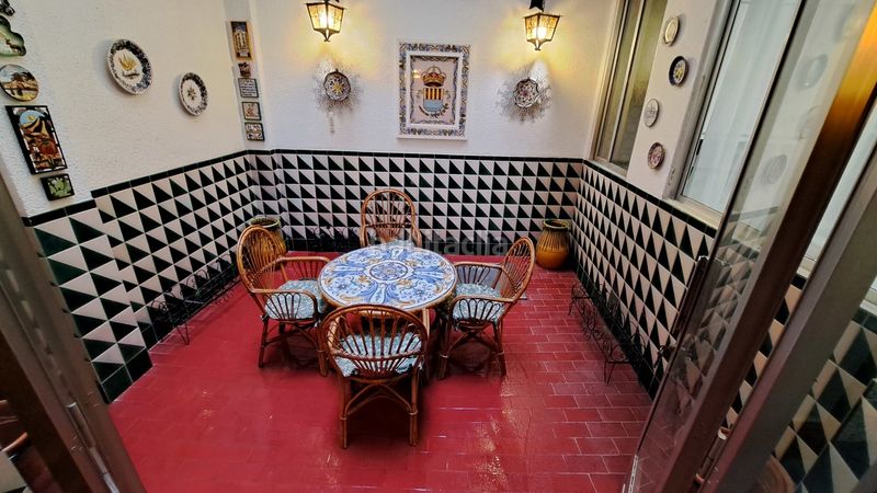 Foto dcb0dc98-8b99-443d-81fa-b2abdb240f1f. Casa adossada a Guadassuar