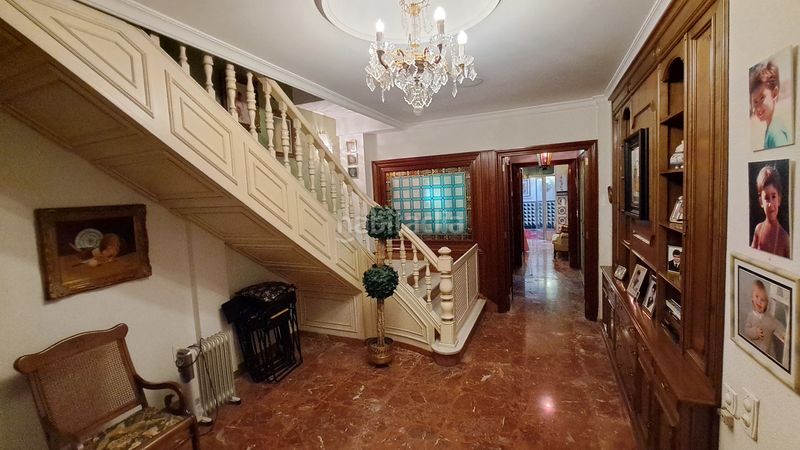Foto f6848e87-8279-4829-bd6d-dafc50179a9f. Casa adossada a Guadassuar