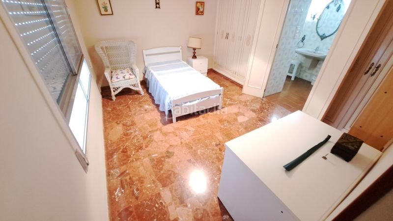 Foto f6e151b3-1071-45df-94a1-5c1f33275fd9. Casa adossada a Guadassuar