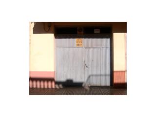 Local commercial à Carrer del doctor llançol 13. Oportunidad local grande ideal para almacén