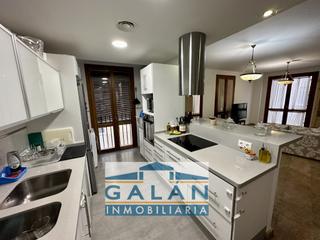 Appartement à La Vila. Excelente piso esquinero y con opción de 1 o 2 plazas de garaje