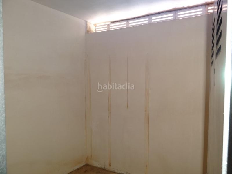 Foto 310e070d-b0cf-4226-9edd-f1ae43c2b7cb. Autoparkplatz in Benifairó de la Valldigna