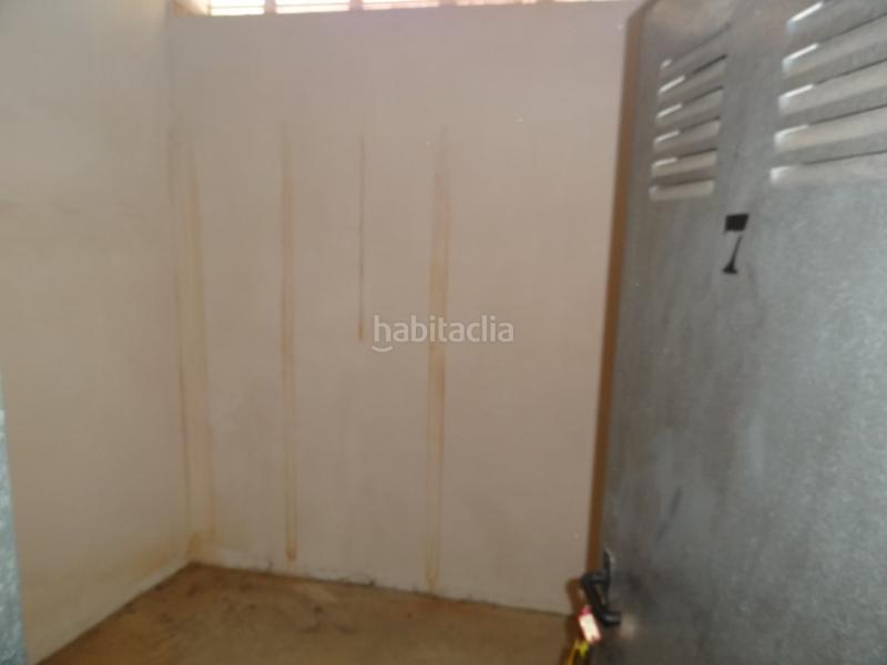 Foto 870fd819-60a1-4a1a-afb6-2dc6e6667e81. Autoparkplatz in Benifairó de la Valldigna