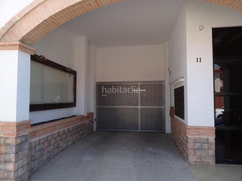 Foto f27147e6-357f-4fa7-8715-6b98b0b4d90a. Autoparkplatz in Benifairó de la Valldigna