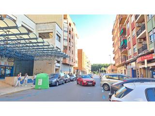 Aparcament cotxe  N/a. Plaza de garaje para varios vehículos en la calle riola