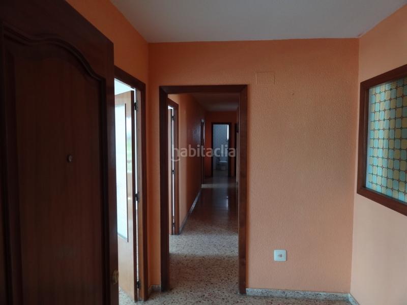 Foto 5bf50c43-92e7-4b6f-b9bd-ecb6808a7276. Piso  grande y exterior en la avenida luis suñer en Alzira