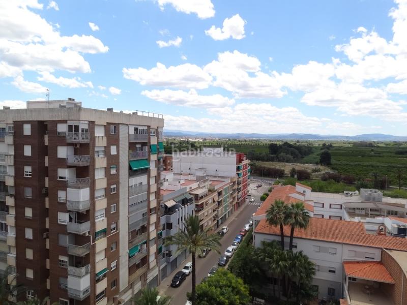 Foto c1ecb8e2-875b-48a3-b81d-a4d78f905dce. Piso  grande y exterior en la avenida luis suñer en Alzira