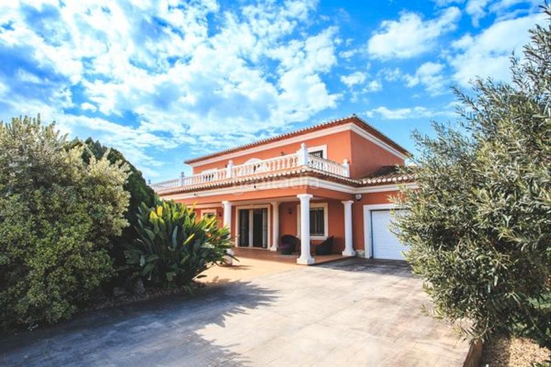 Foto a2546247-5930-40df-96ef-597a20e8a8ce. Chalet in carrer germans ferchen 3 in Centro Urbano Dénia