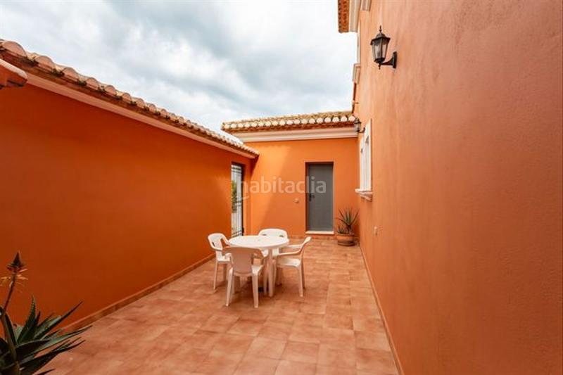 Foto ae9ad97e-dc74-4c01-bbab-38ba4c4fb5a9. Chalet in carrer germans ferchen 3 in Centro Urbano Dénia