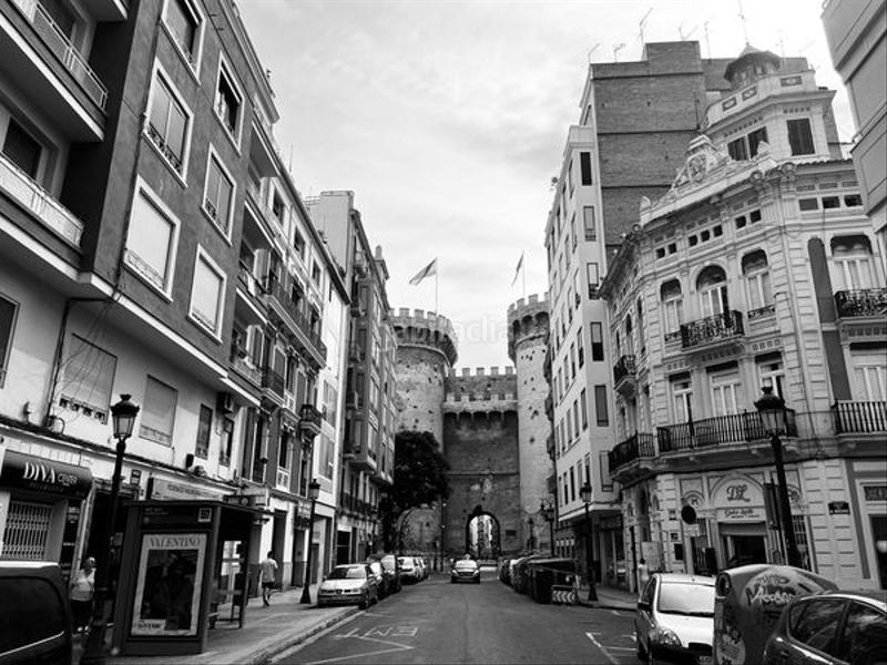 Foto ad9e0f44-f219-4439-aadd-d6b4c064c551. Pis a carrer del túria 20 a El Botànic Valencia