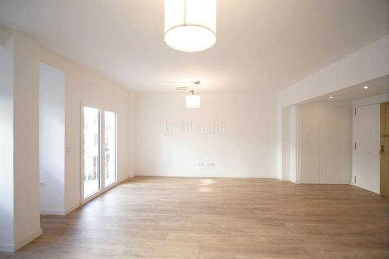 Foto c63a4466-17da-4b24-a49f-0b19619c65c2. Pis a carrer del túria 20 a El Botànic Valencia