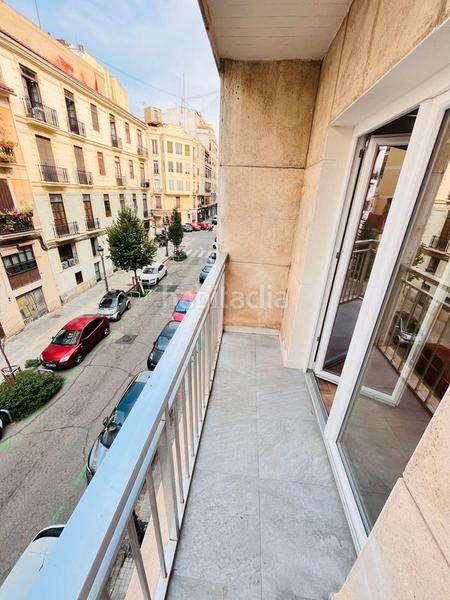 Foto dc4ac82c-e507-43db-964f-d22e00223773. Pis a carrer del túria 20 a El Botànic Valencia