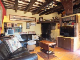 Masia a Bigues i Riells. Masia en venda
