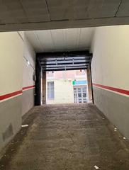 Aparcament cotxe a Centre. Plaça d'aparcament en venda