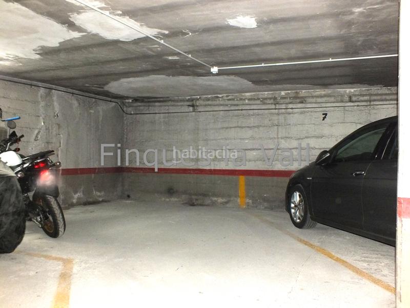 Foto 7568bc14-5838-488e-9b57-b609628aa8cd. Car parking in Centre Vic