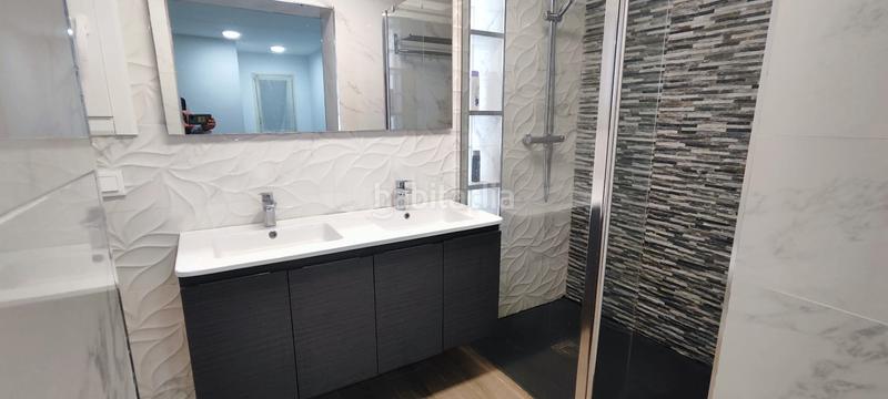 Foto 2580fd54-decf-4465-bd5f-d04149006590. Edifici a Sant Hipòlit de Voltregà