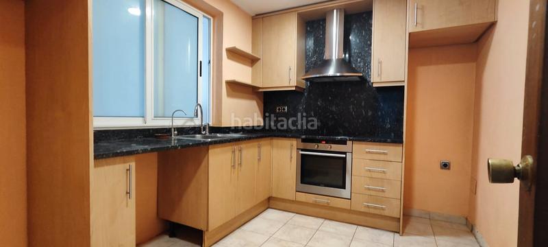 Foto 26358649-0010-4b15-b81c-c52cfa36e41b. Edifici a Sant Hipòlit de Voltregà