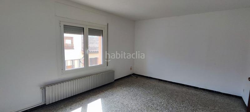 Foto a73b83db-e889-4fc2-a917-a478bbcee303. Edifici a Sant Hipòlit de Voltregà