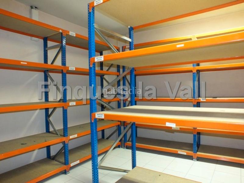 Foto 124f9074-364d-488b-941a-afffee6f2839. Alquiler local comercial local de lloguer a en Centre Vic