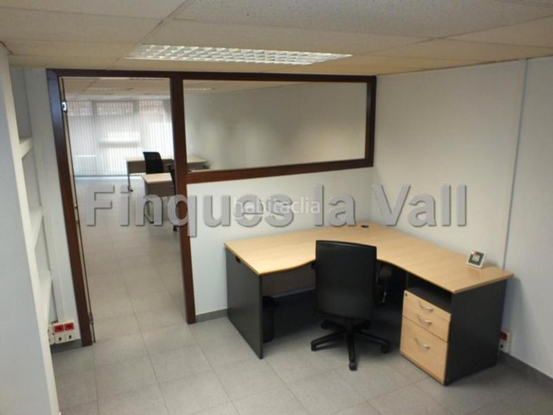 Foto ba99543a-1397-4fd3-9071-4d8f47b4813e. Alquiler local comercial local de lloguer a en Centre Vic