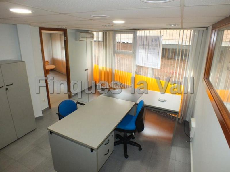 Foto e6e8d84d-477f-4f01-9e70-fc2990992142. Alquiler local comercial local de lloguer a en Centre Vic