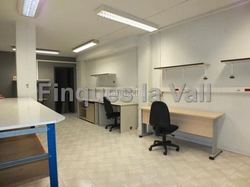 Foto 0537aada-e555-490b-ba67-37e20bd9f779. Miete geschäftsraum mit heizung in Centre Vic