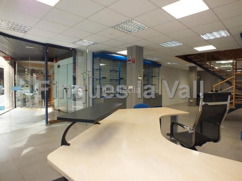 Foto 397091bd-17b1-4ba2-8b8b-1980b78cf4f1. Miete geschäftsraum mit heizung in Centre Vic