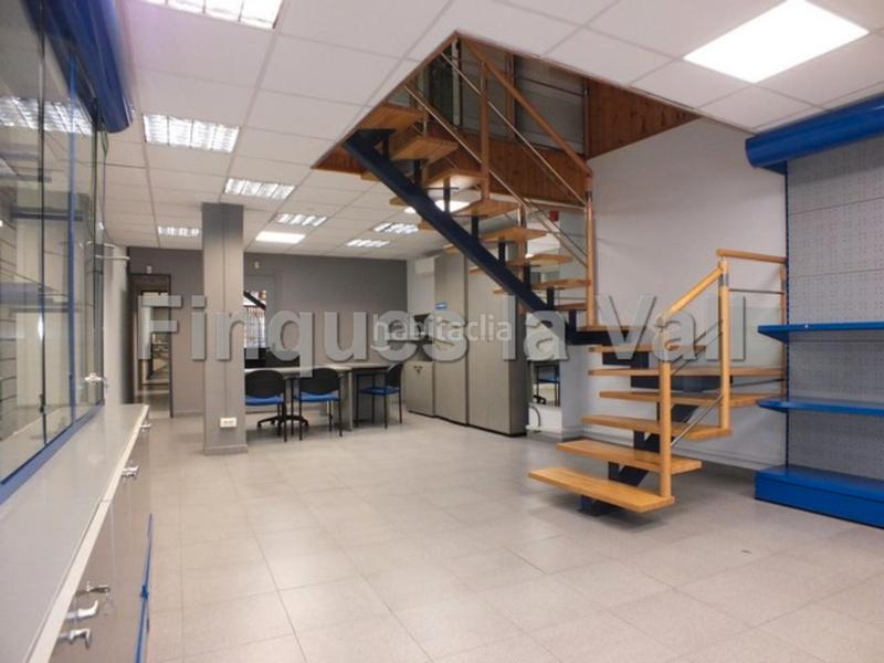 Foto 7b7a8af5-db9c-4f15-ba70-cf23e31da3f7. Miete geschäftsraum mit heizung in Centre Vic