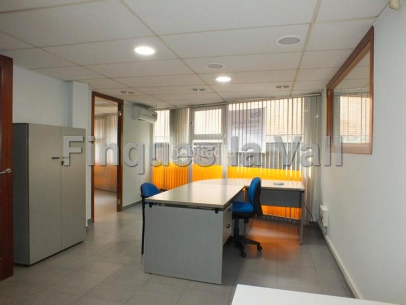 Foto afb9f142-62ff-40d5-89a0-ce8856458e19. Miete geschäftsraum mit heizung in Centre Vic