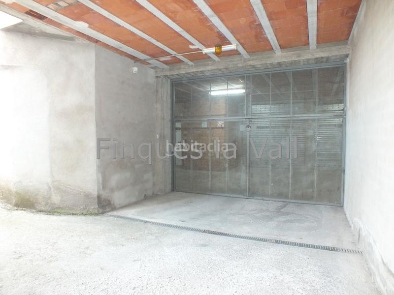 Foto f7419c36-4bbe-47e1-9ad8-7b188f3f279e. Parking coche plaça d’aparcament a santa eugenia de berga en Santa Eugènia de Berga