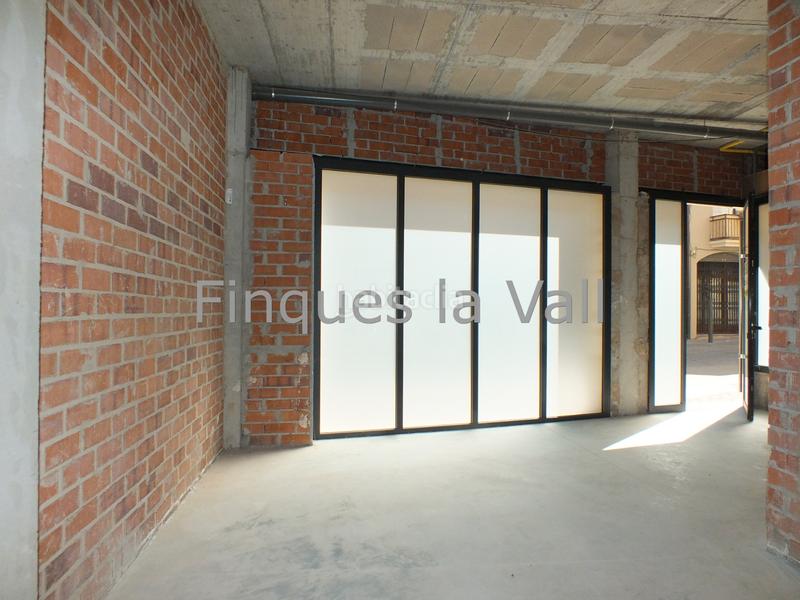 Foto 052c5032-0d07-4f49-accc-32964a142688. Local commercial dans Tona