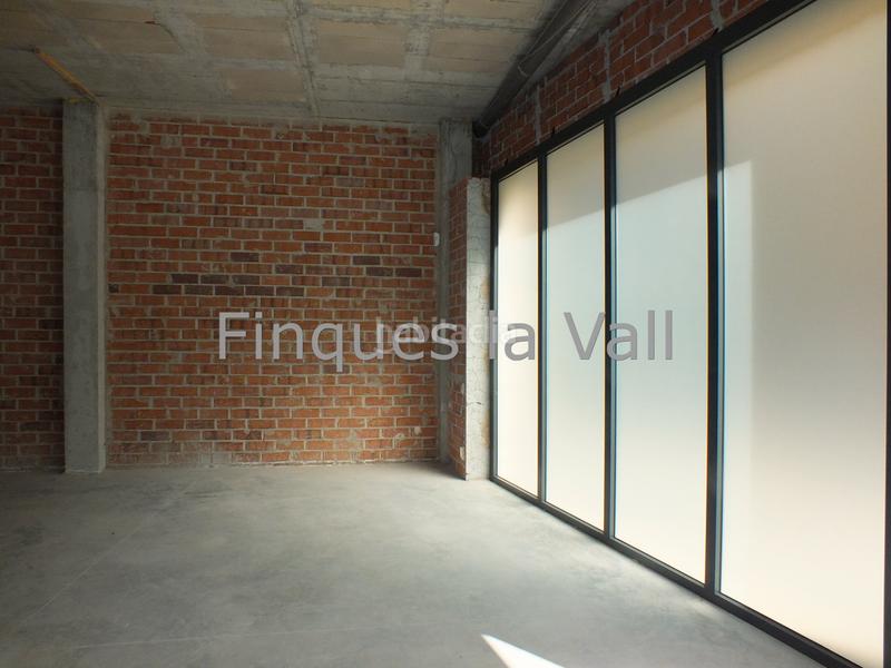 Foto 3fe05a21-6651-4d32-a66d-bbde4bef6996. Local commercial dans Tona