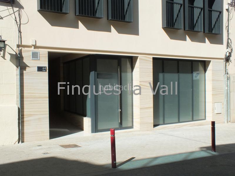 Foto 69ae22d2-273c-44a3-a3c8-0b143367ea15. Local commercial dans Tona