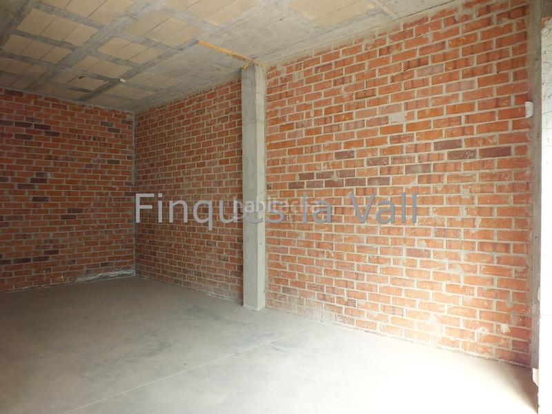 Foto cdec3dba-d9c8-40e8-b13e-ab0d3dafdcb8. Local commercial dans Tona