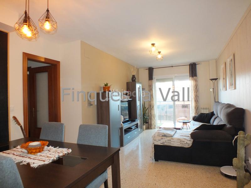 Foto cd896f6a-d93c-48c0-bf19-9dc25172beab. Piso en passatge de la font dels frares 26 pis en venda a en Vic