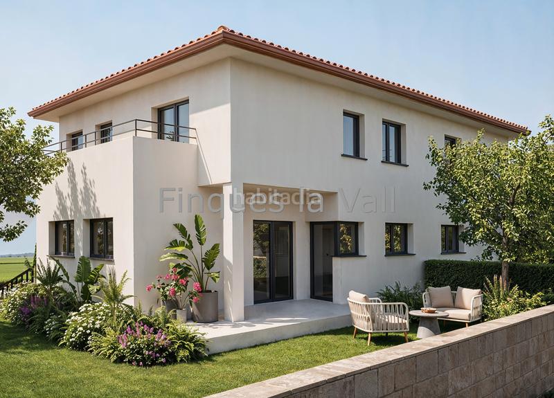 Foto 44845091-9b1c-426c-a359-9b9d9c9f7a80. Casa adossada amb aparcament a Roda de Ter