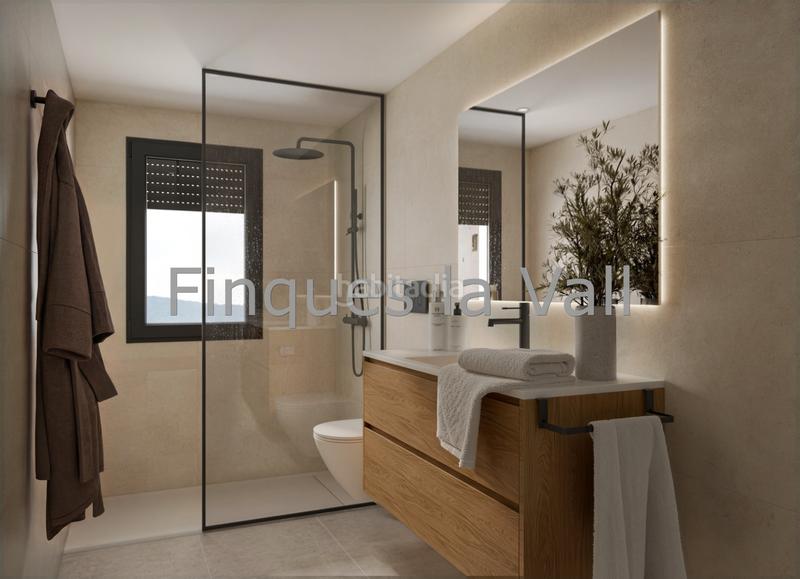 Foto 79cf1472-7a66-4246-84ca-55f1182562f7. Casa adossada amb aparcament a Roda de Ter