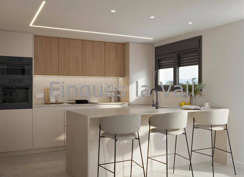 Foto c84bdef1-842a-446f-8444-f3b53620e78c. Casa adossada amb aparcament a Roda de Ter